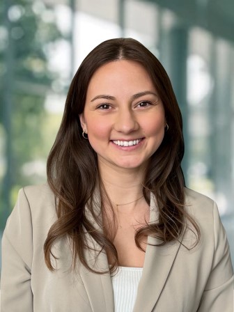 brown hair women smiling for headshot